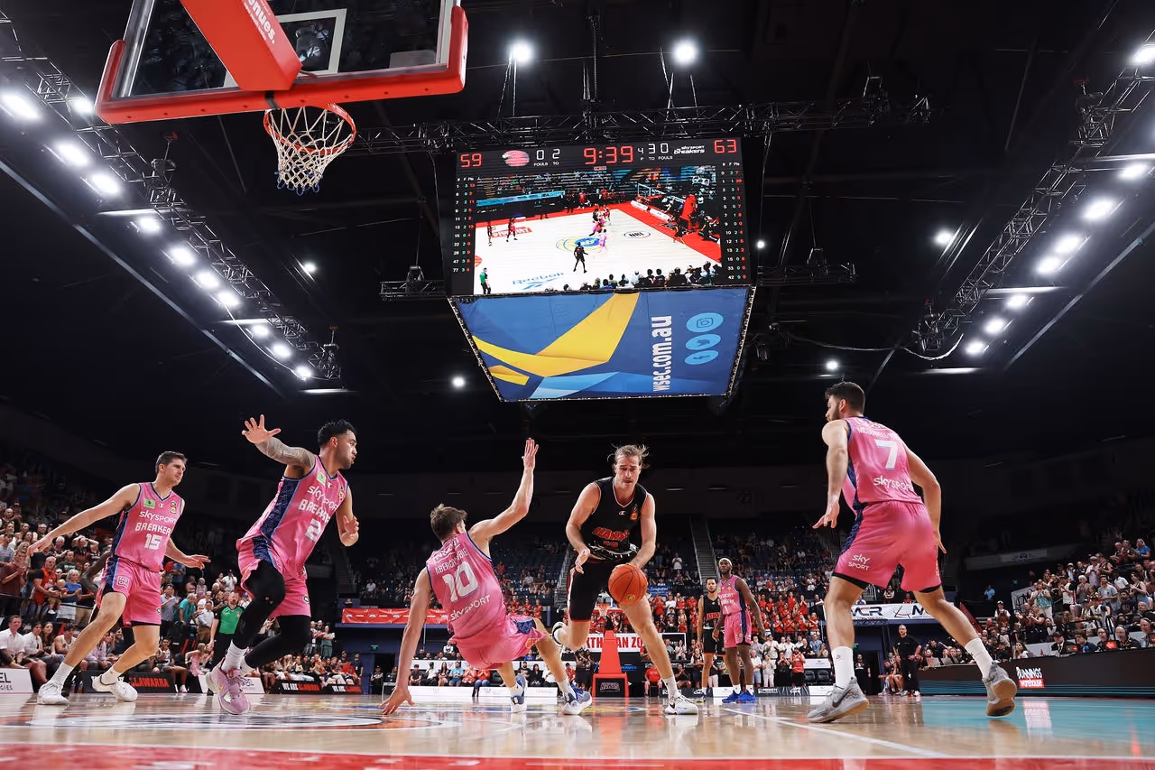 Round 18: Hawks vs Breakers Highlights