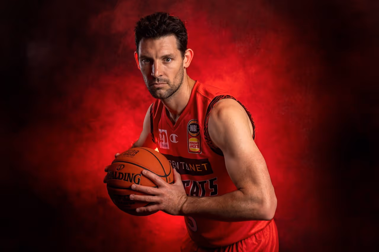 Kevin White returns to the Hawks