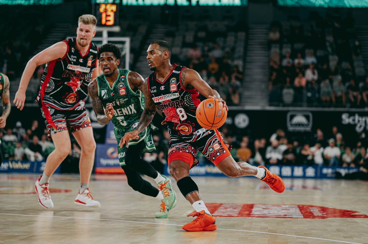 Hawks record huge statement win against Phoenix