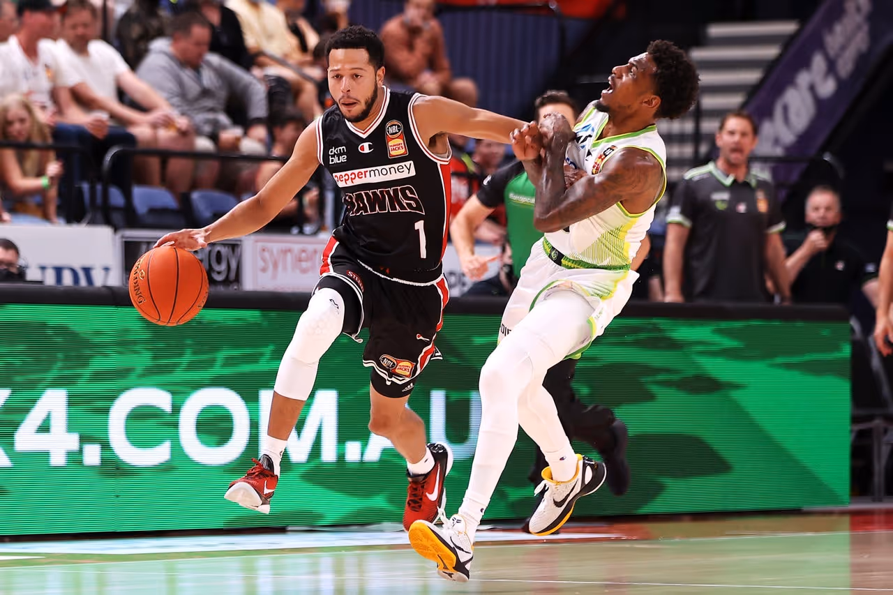 Hawks lose heartbreaker to Phoenix