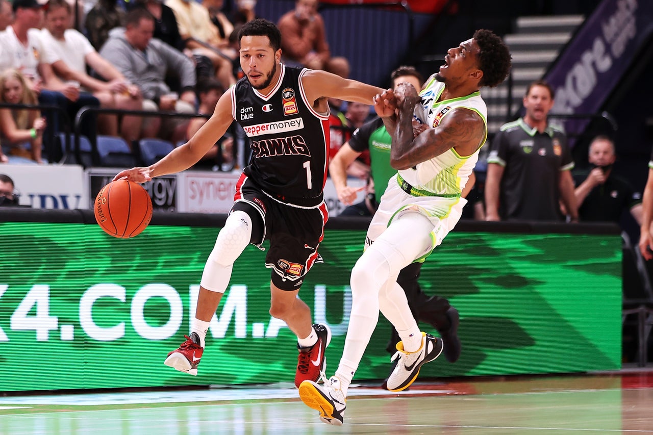 Hawks lose heartbreaker to Phoenix