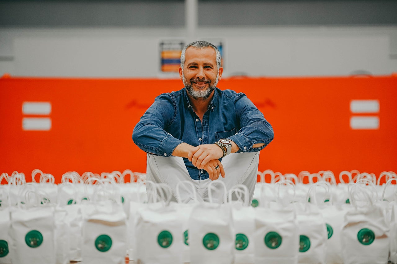 Kordahi donates gifts to spread Christmas cheer