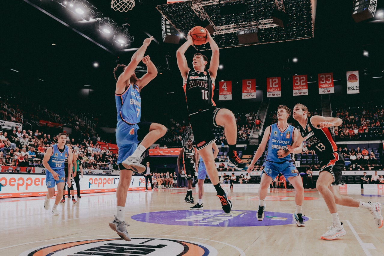 Hawks outlast Breakers in double-overtime thriller