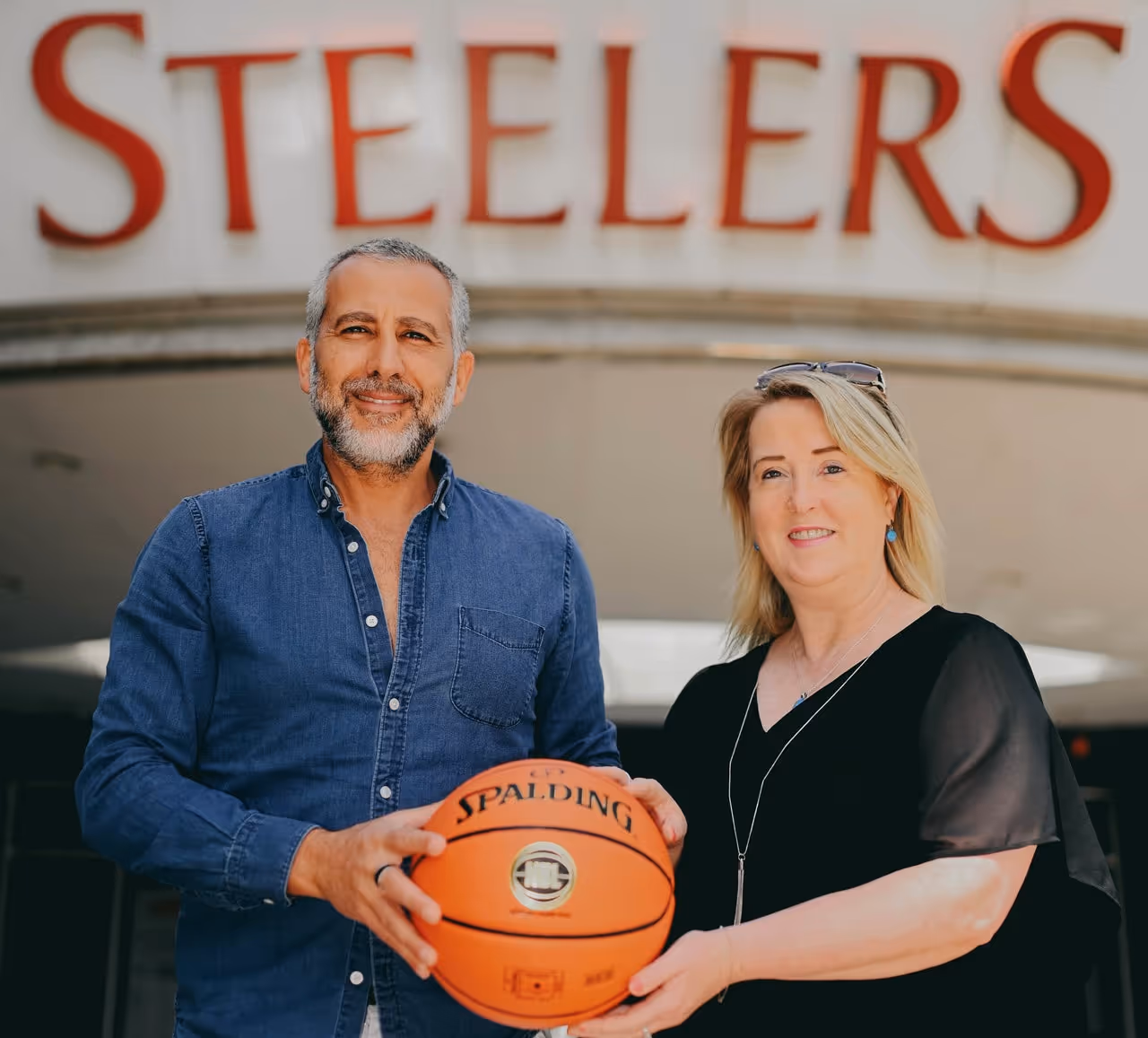 Two iconic Illawarra brands team up as Steelers Club joins Hawks family