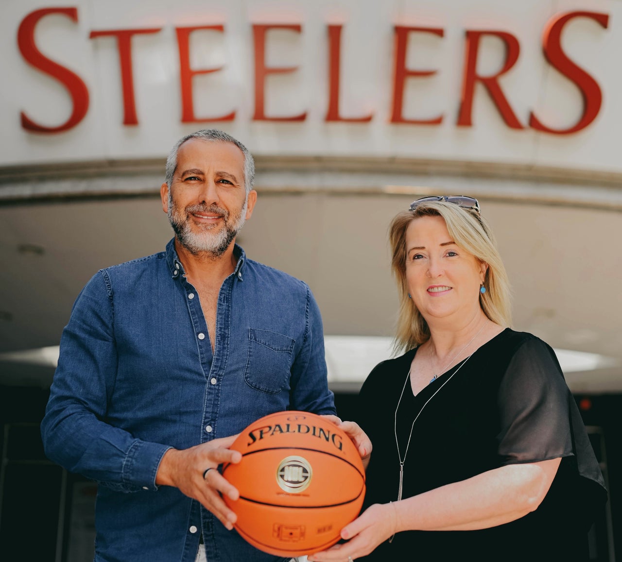 Two iconic Illawarra brands team up as Steelers Club joins Hawks family