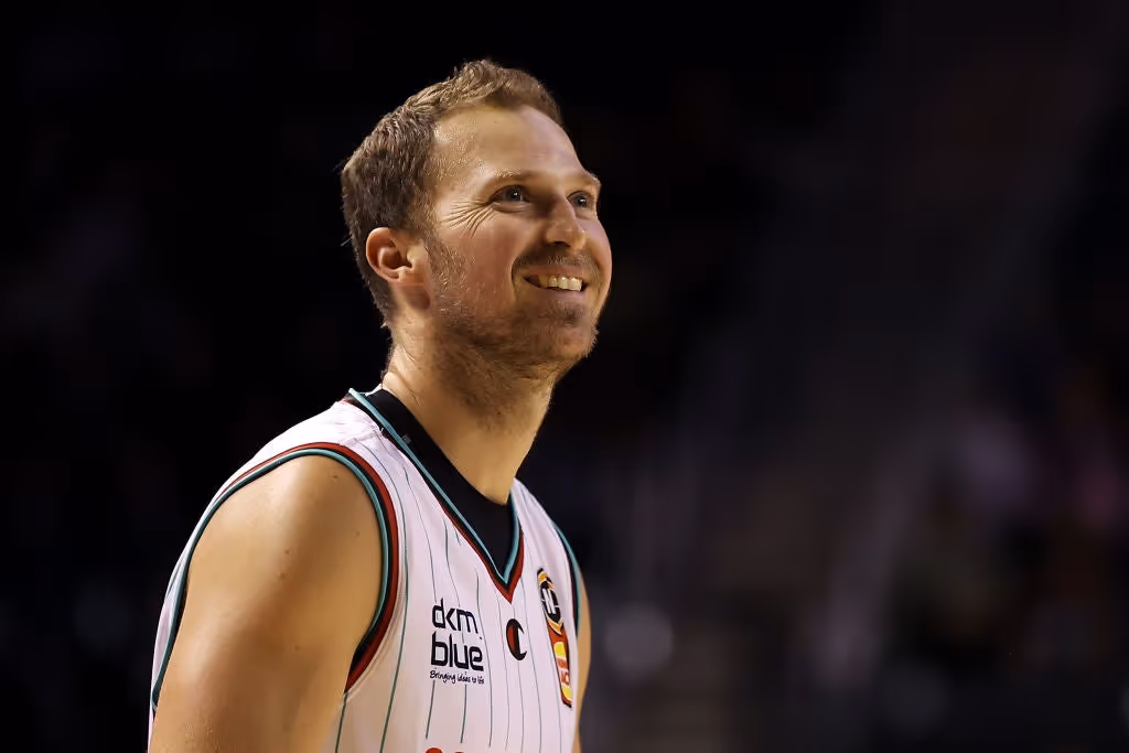 Coenraad signs on as injury replacement