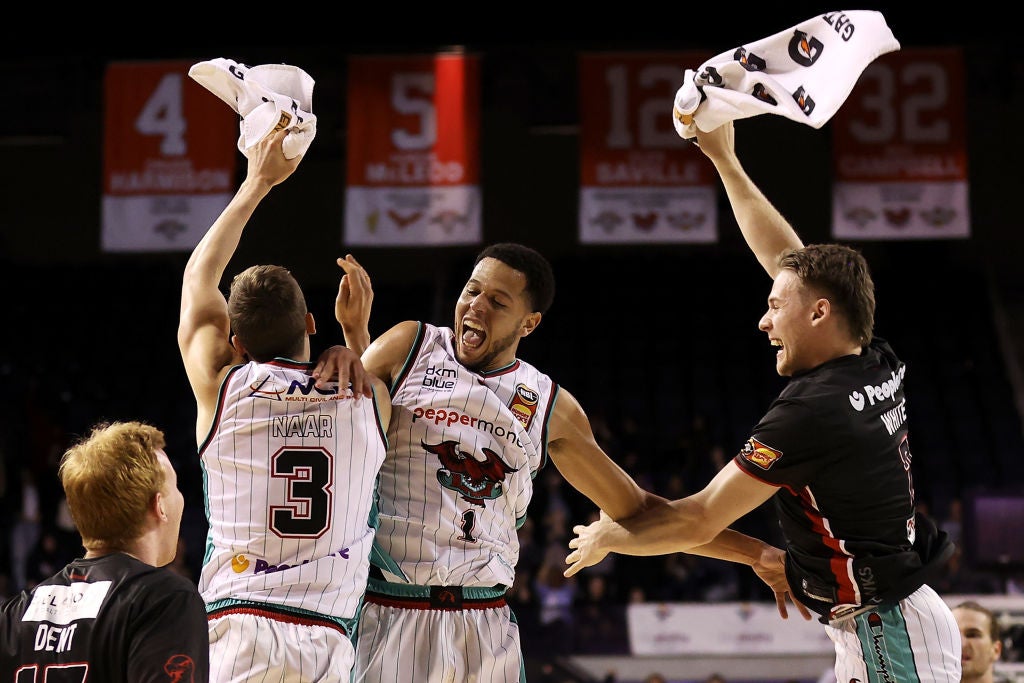 Hawks secure signature of Tyler Harvey for three more seasons