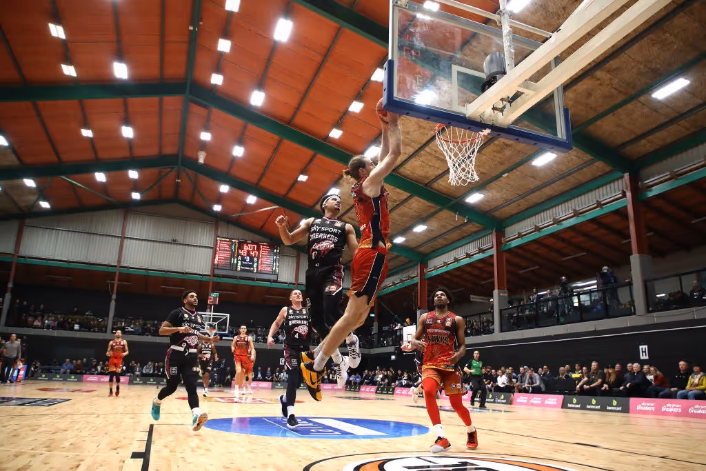 Hawks swoop towards playoff berth with win over Breakers