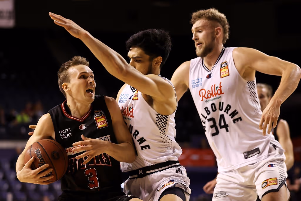 Hawks crash back to earth at hands of ladder-leading United