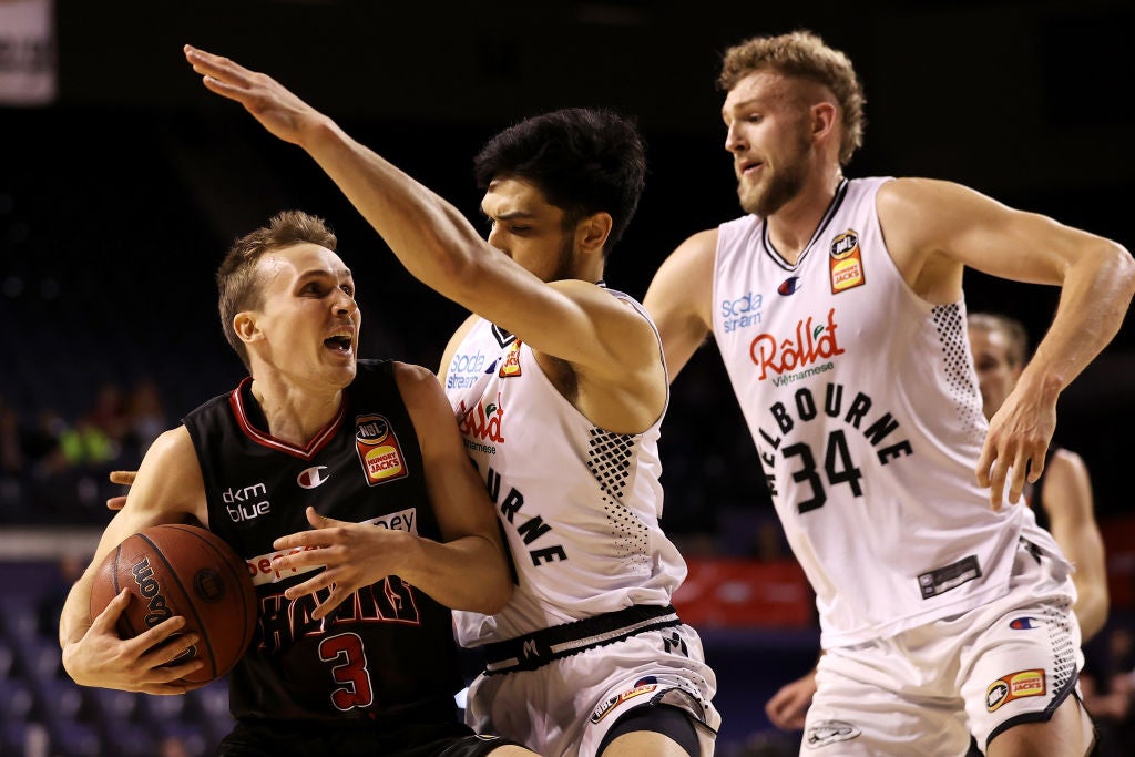 Hawks crash back to earth at hands of ladder-leading United