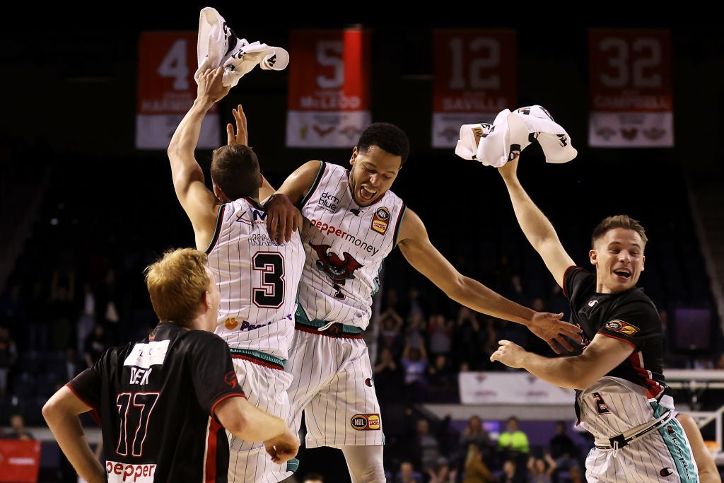 Hawks defence reigns supreme as home side topples 36ers