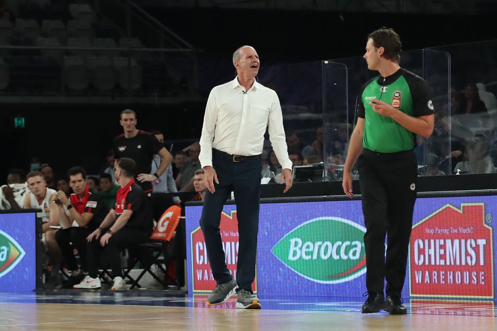 Hawks ice cold as United claim scrappy win