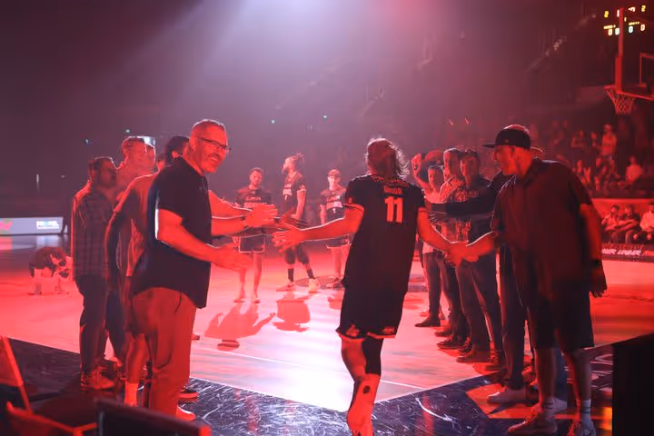 2025 12 11 Hawks Vs Bullets Alumni Game 4675 Joelarmstrong47