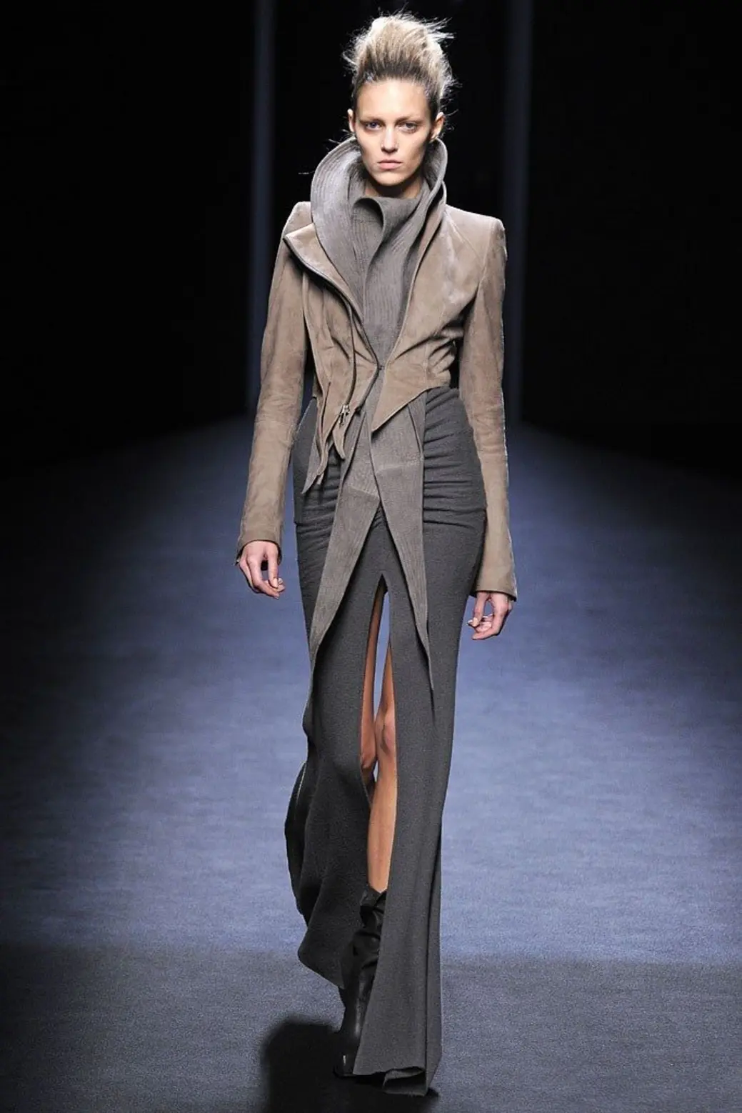 Haider Ackermann Fall 2010 Ready-to-wear Fashion Show