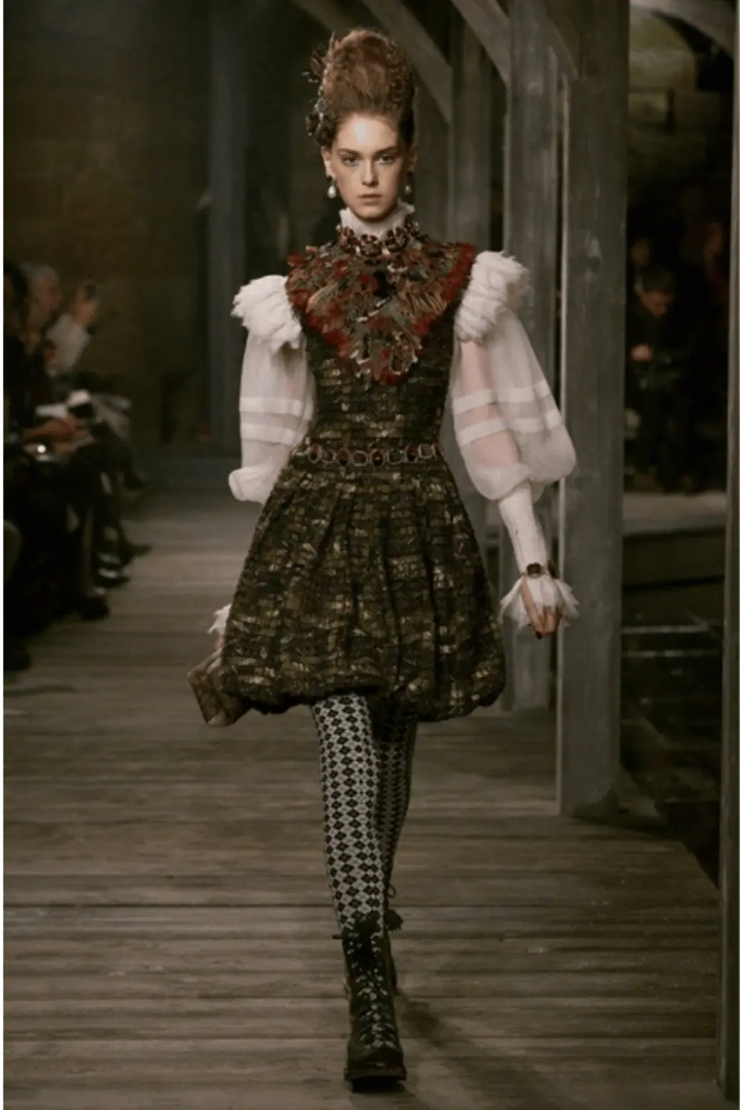 Chanel’s Métiers d’Art 2013 look