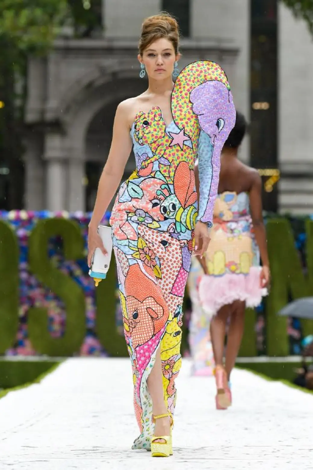 Moschino Spring 2022