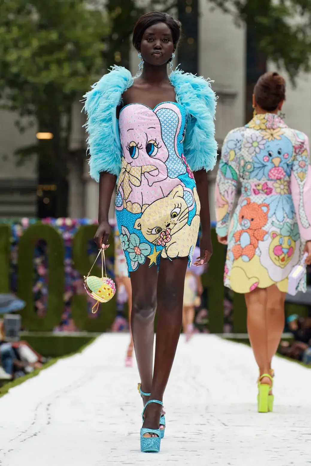 Moschino Spring 2022