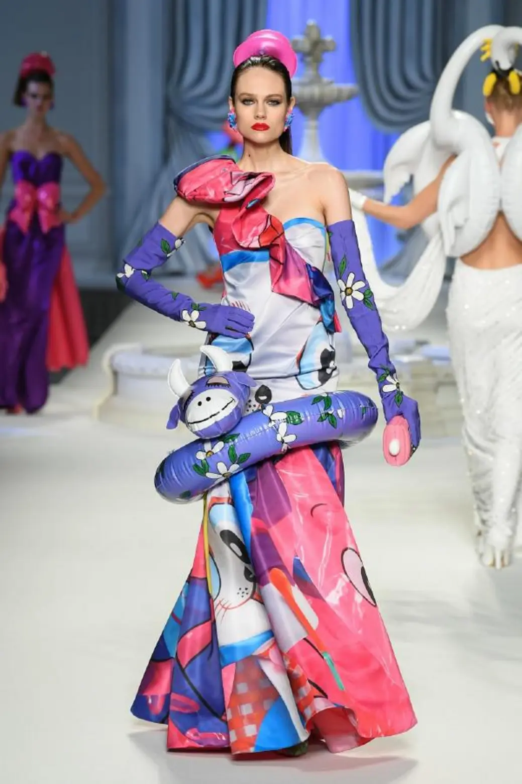 Moschino Spring 2023