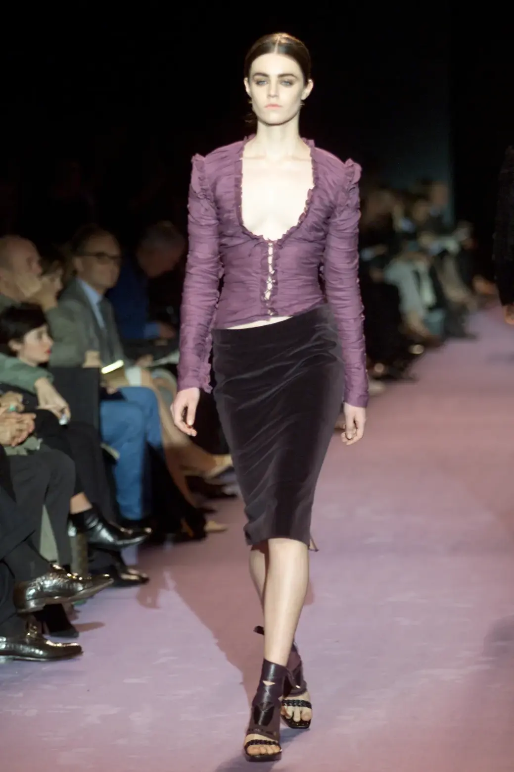 The looks in Yves Saint Laurent Fall 2001 Collection