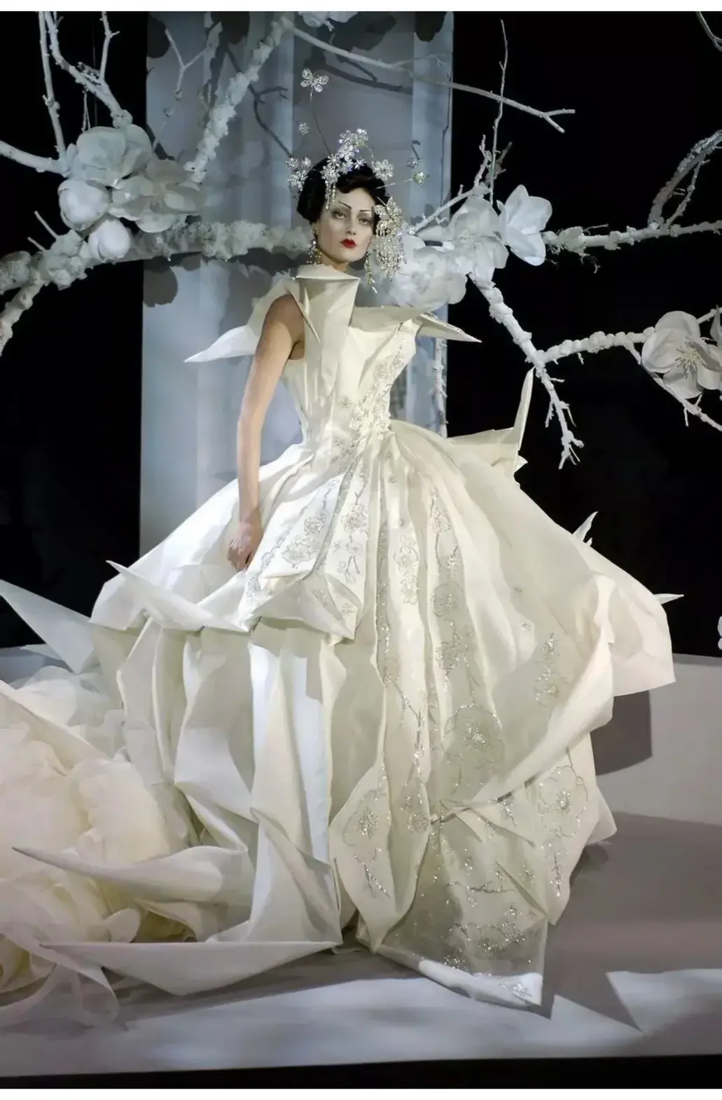 Christian Dior Spring 2007 Couture show