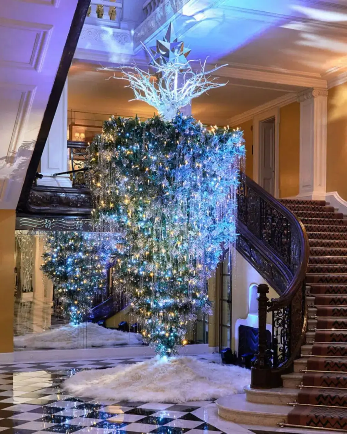 Claridge’s Christmas tree3
