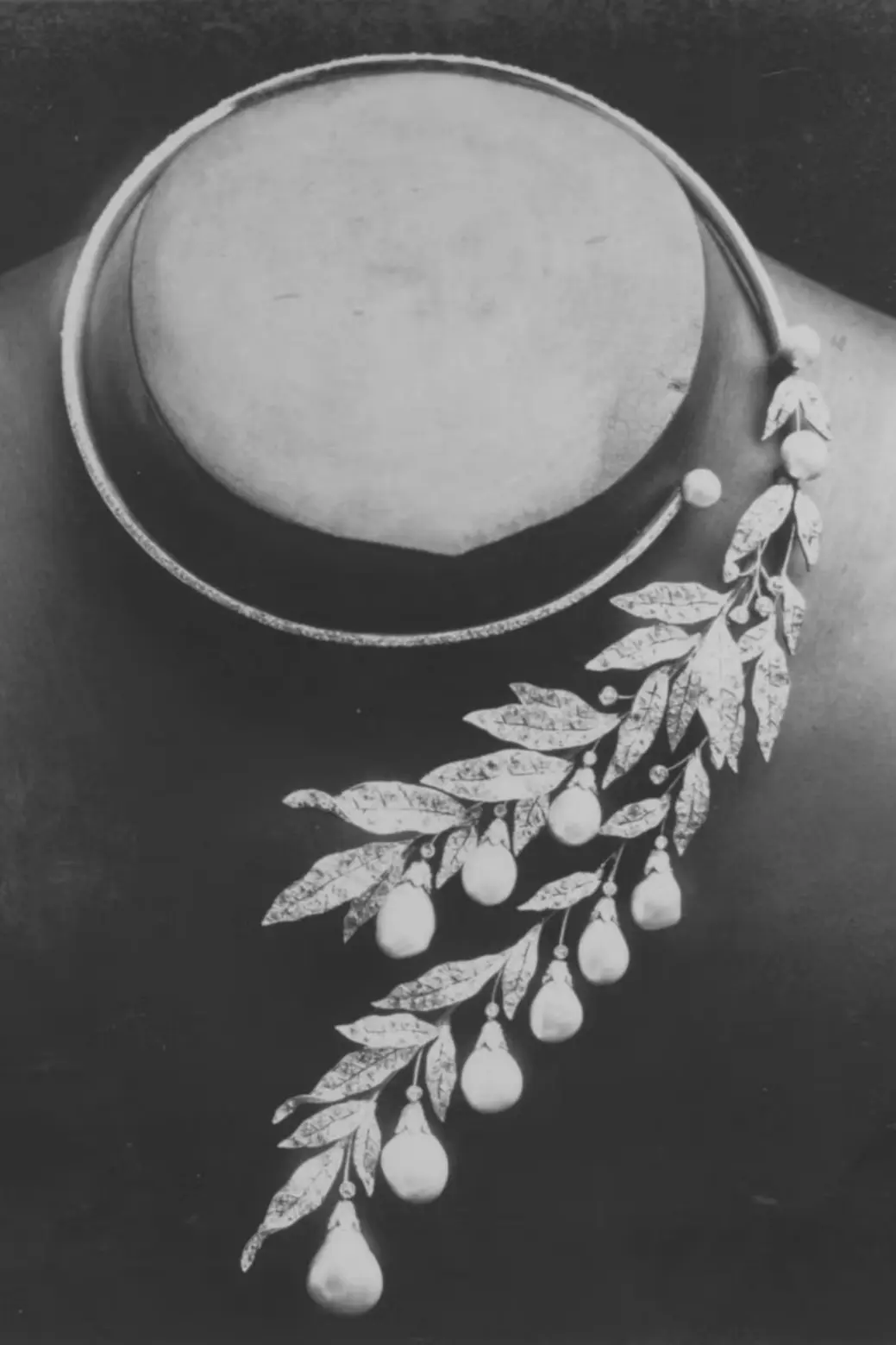 Boucheron Question Mark necklaces3