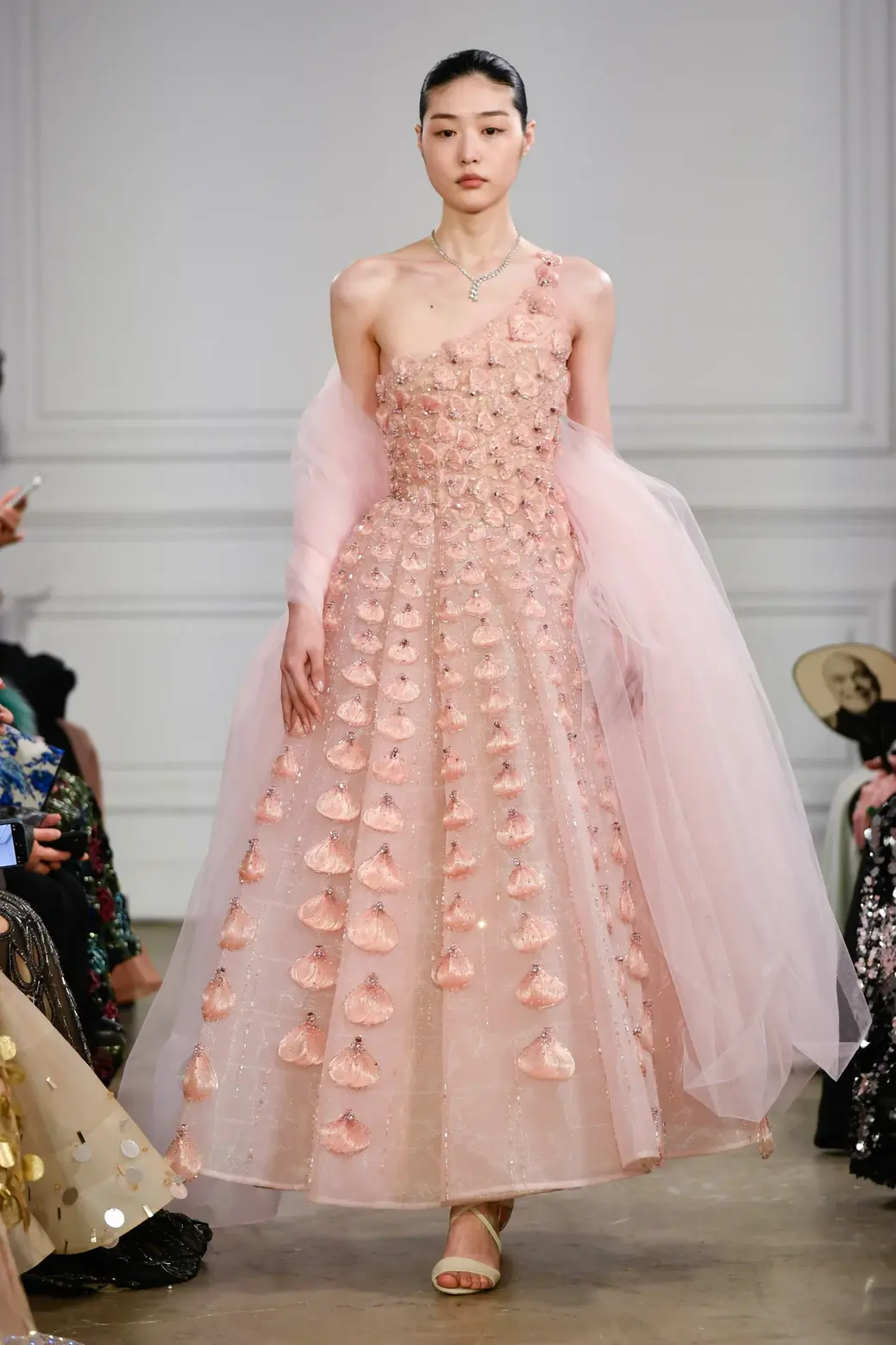 Phan Huy's Debut: A New Era for Vietnamese Haute Couture 5