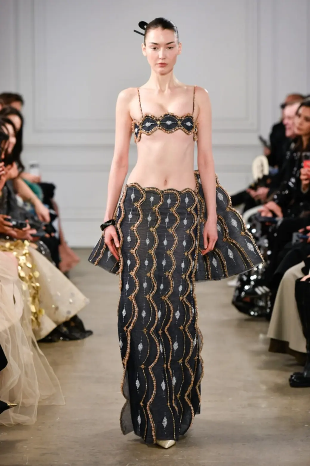 Phan Huy's Debut: A New Era for Vietnamese Haute Couture 12