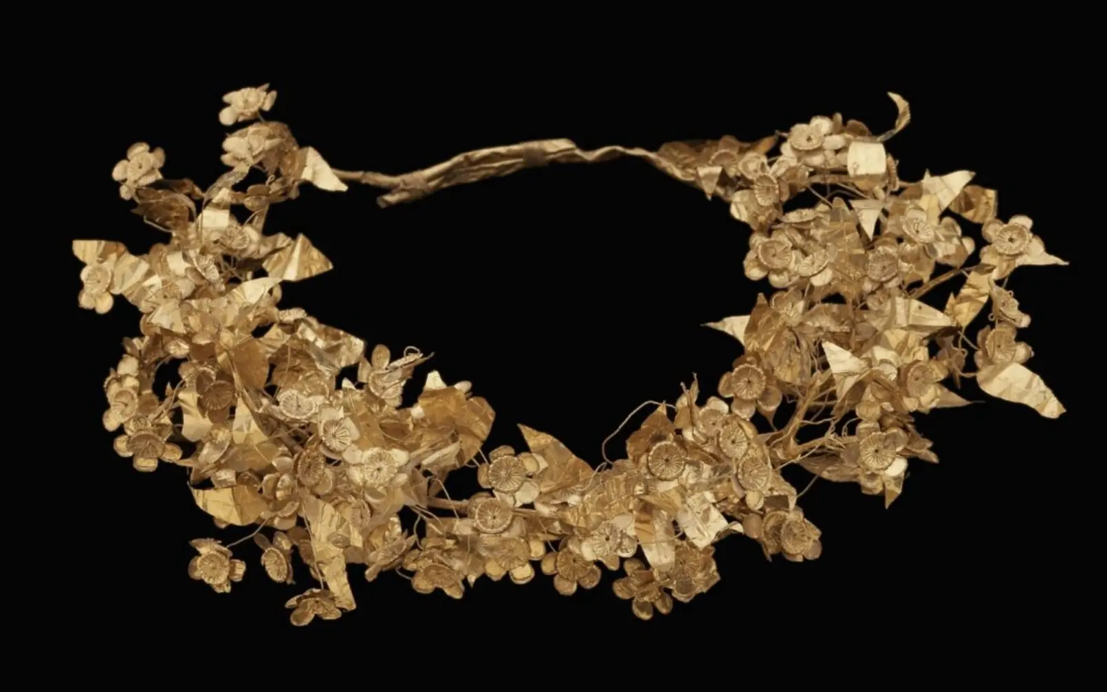 Gold wreath of flowering myrtle. From a grave in the ancient Pydna cemetery, Pieria, Macedonia, 350-325 BC Jewellery