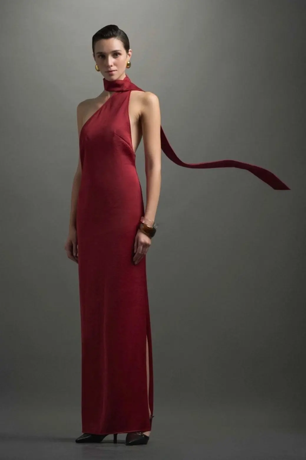 A Close-Up Kind of Romance: Subtle Ramadan Party Dressing 5