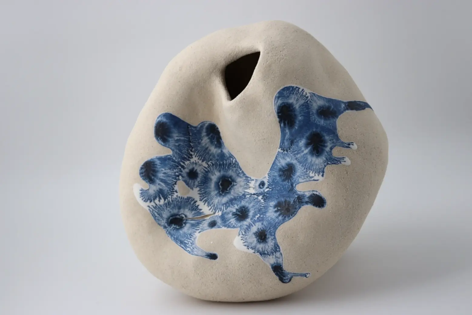 1-54 Contemporary African Art Fair Zineb Mezzour, Untitled, 2023, Ink on grogged sandstone and porcelain vase