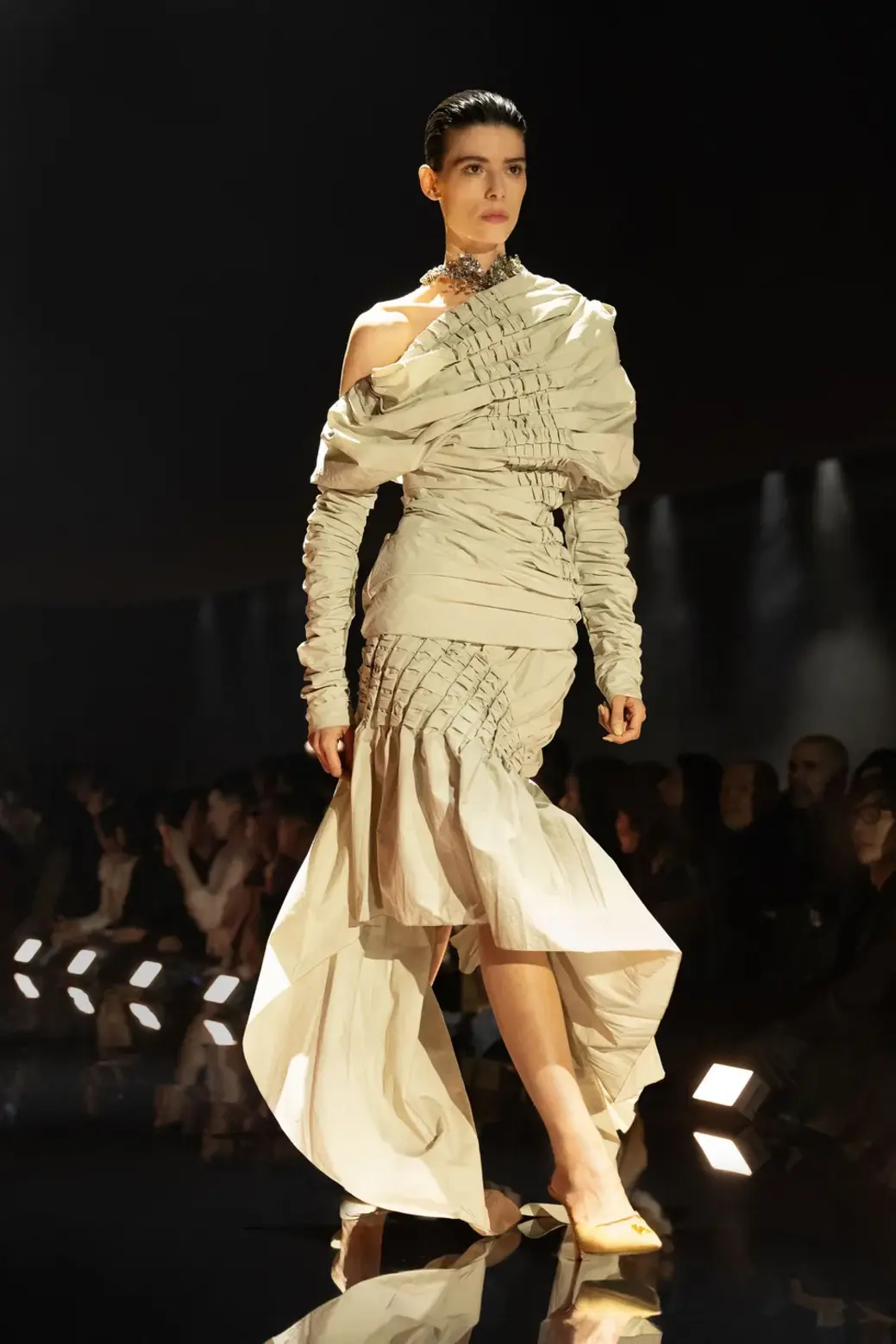 Schiaparelli Fall 2026 by Daniel Roseberry: Sphynx Awaken 5