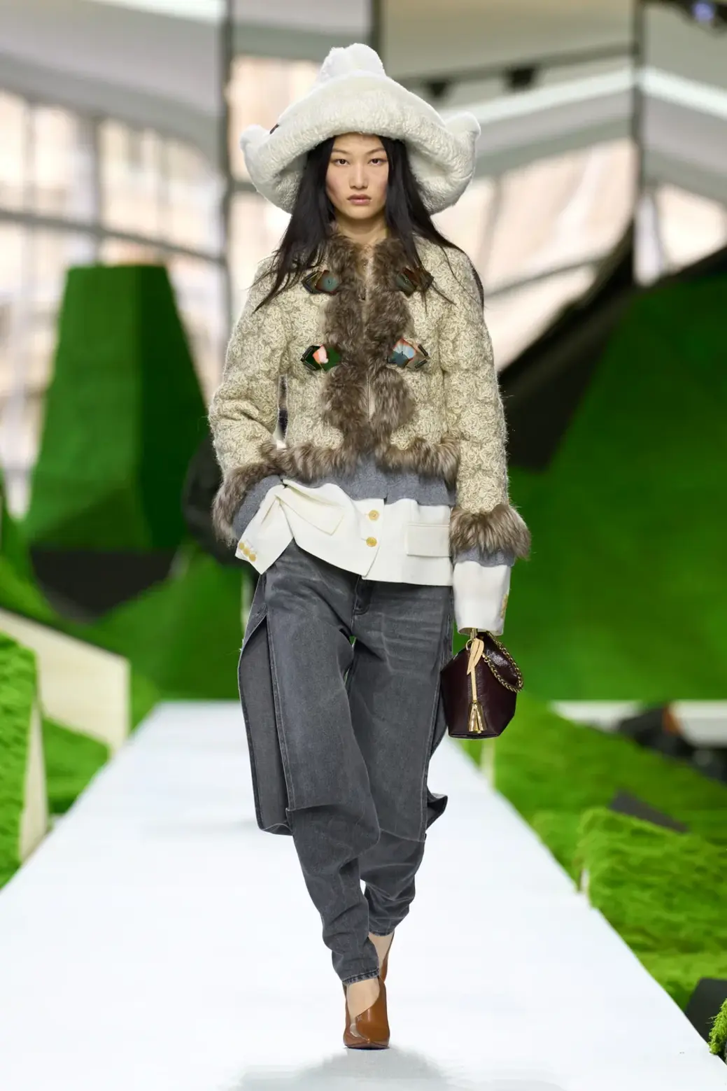 How Nicolas Ghesquière Built the Mountain in Louis Vuitton Fall 2026 f