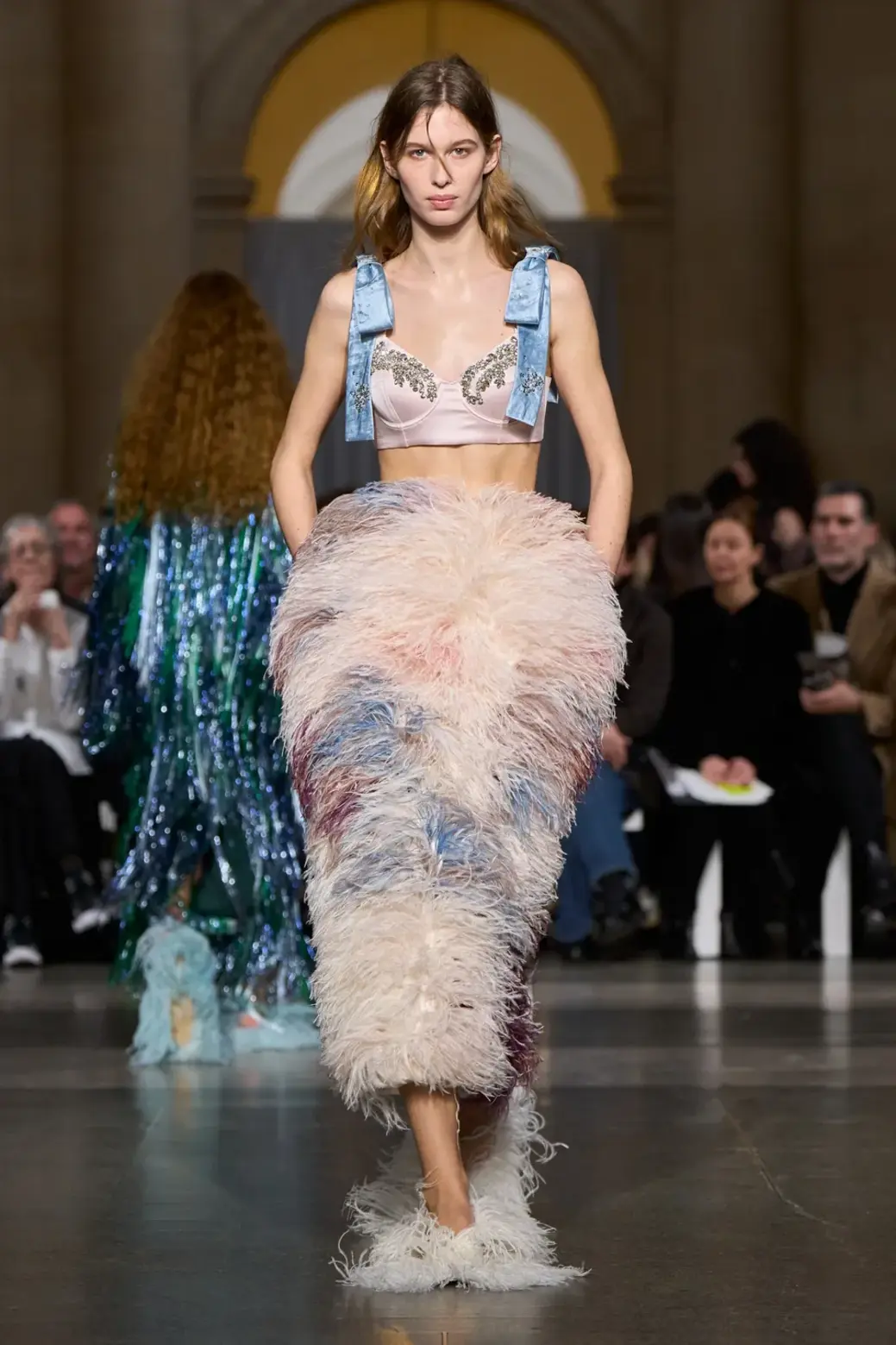 The 2026 Oscars Red Carpet Gave Wings to the Feather Trend 9