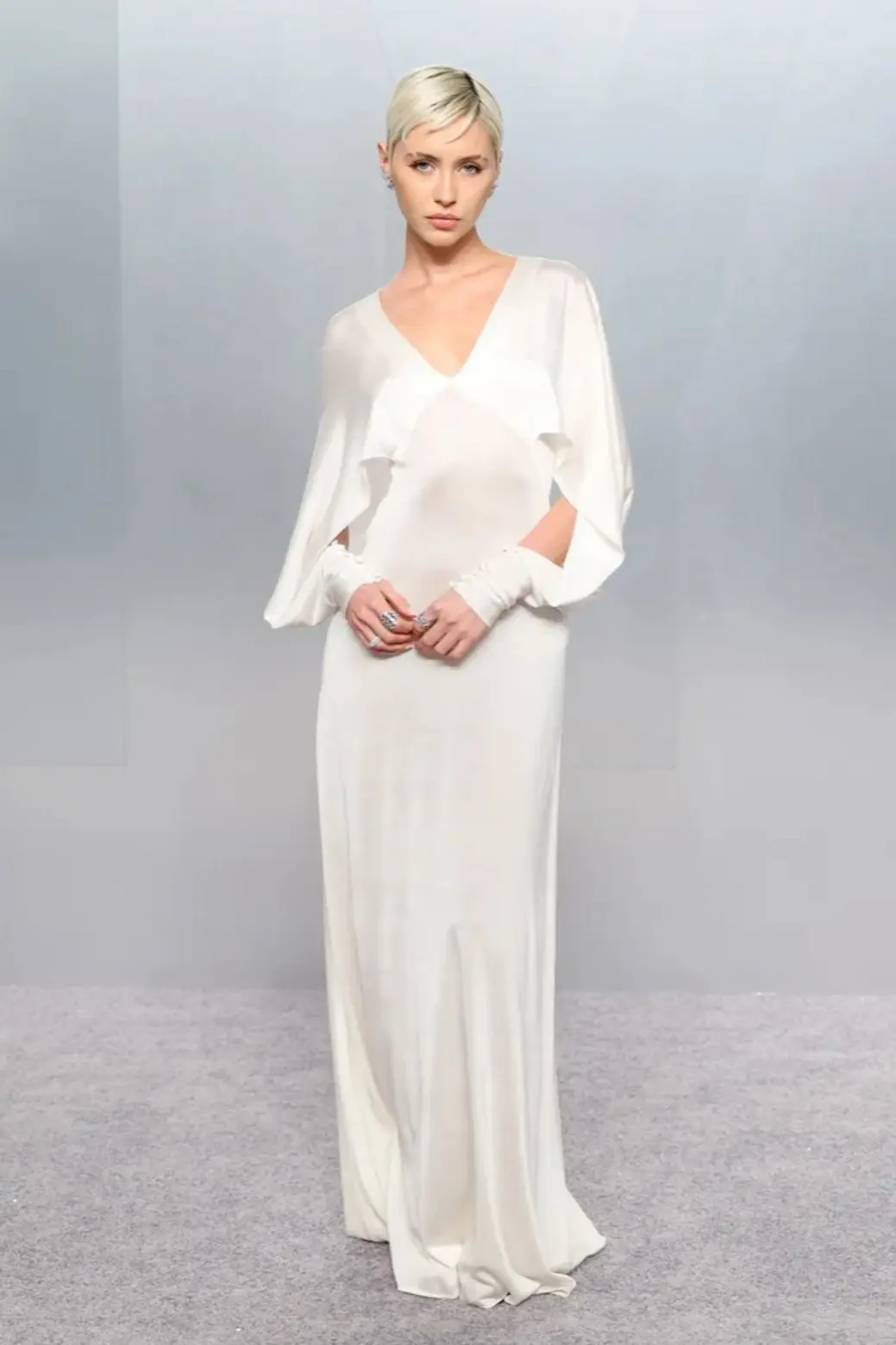 Bridal White Swept the 2026 Oscars Red Carpet 9