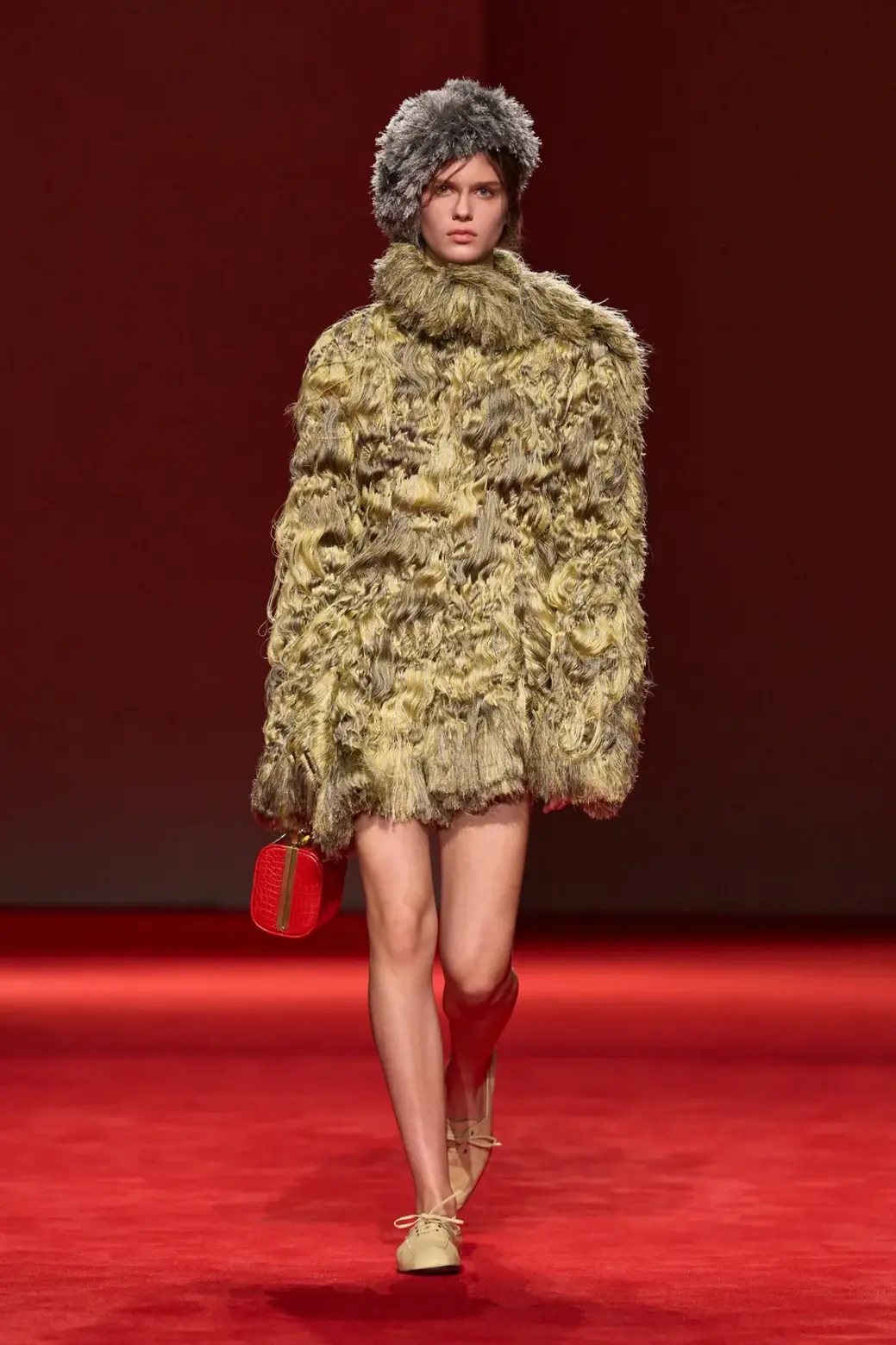 Bottega Veneta Fall 2026: Louise Trotter's Color Theory 8