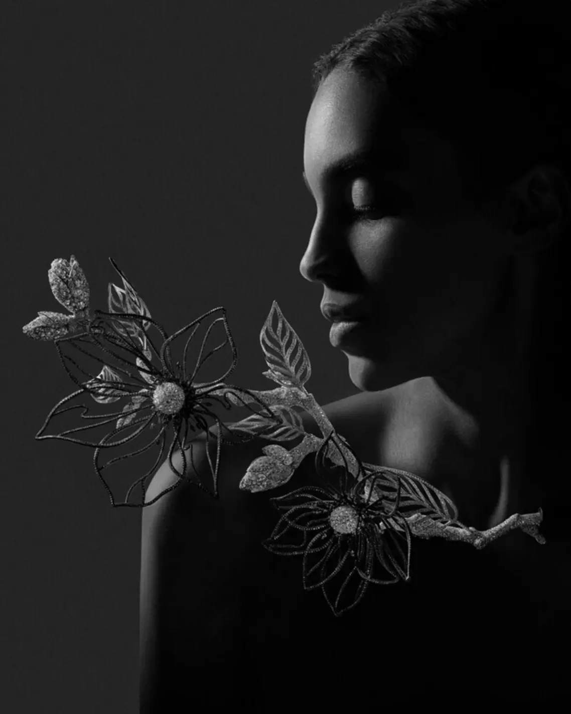 Boucheron’s Impermanence luxury jewelery trends Composition n°2: Magnolia, stick insect (3,190 hours of work)