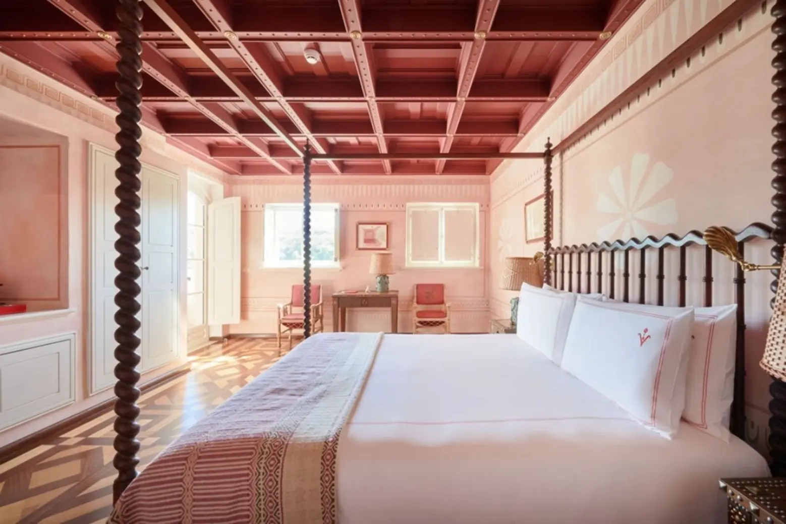 Hotel Vermelho boutique hotels Europe Matinha Suite 2