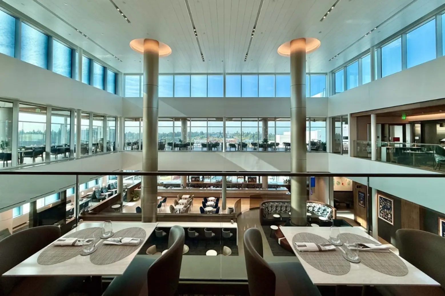 Best Luxury Airport Lounges North America's Art of Mood 4