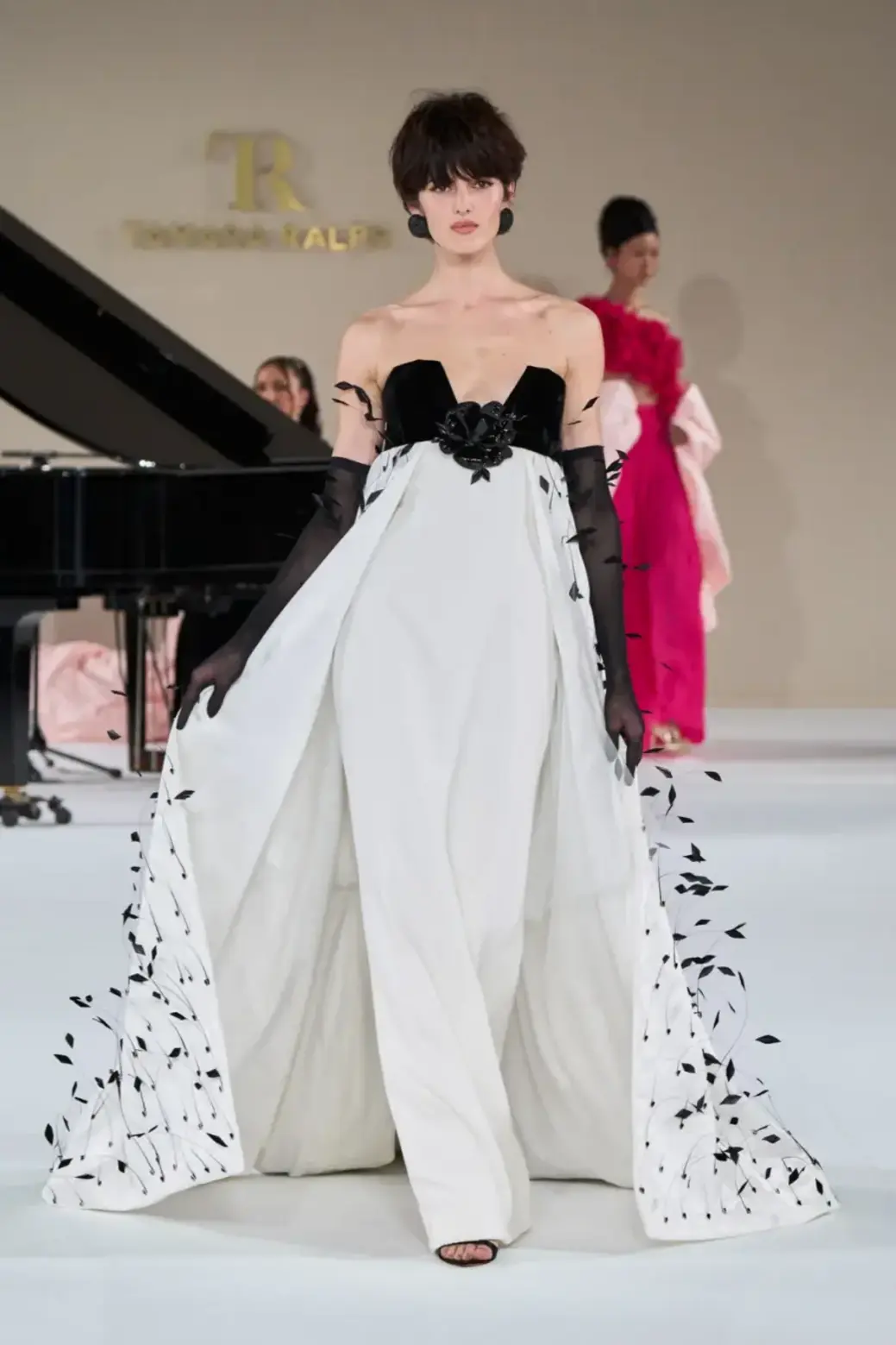 Hollywood starlet style 33