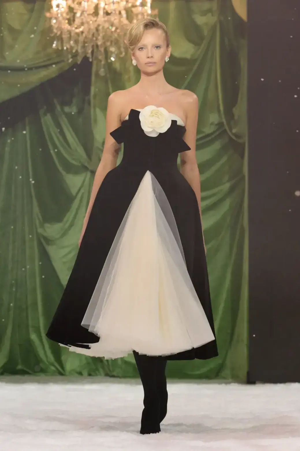 Hollywood starlet style 44