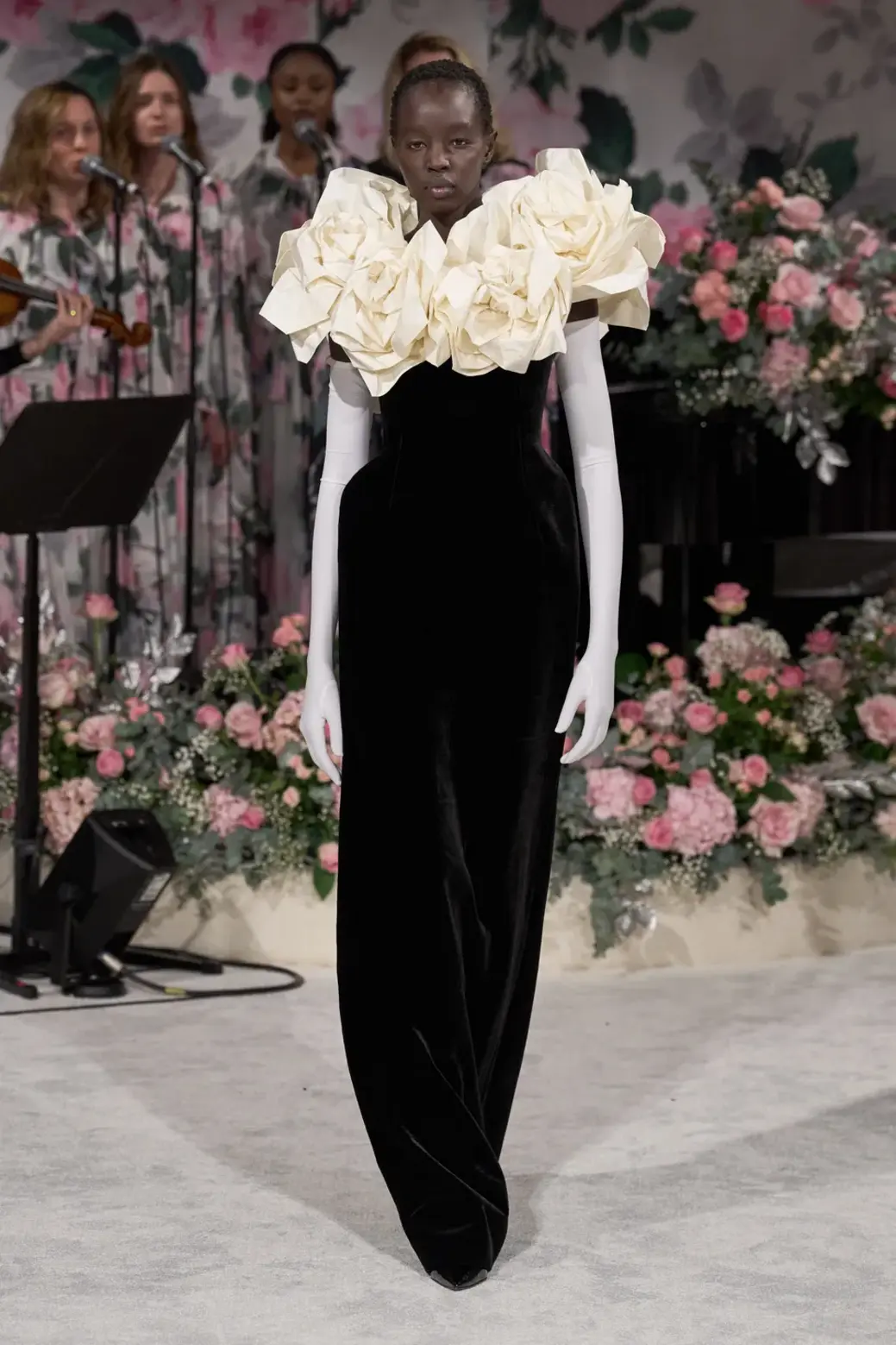 Y-Line On The Runway