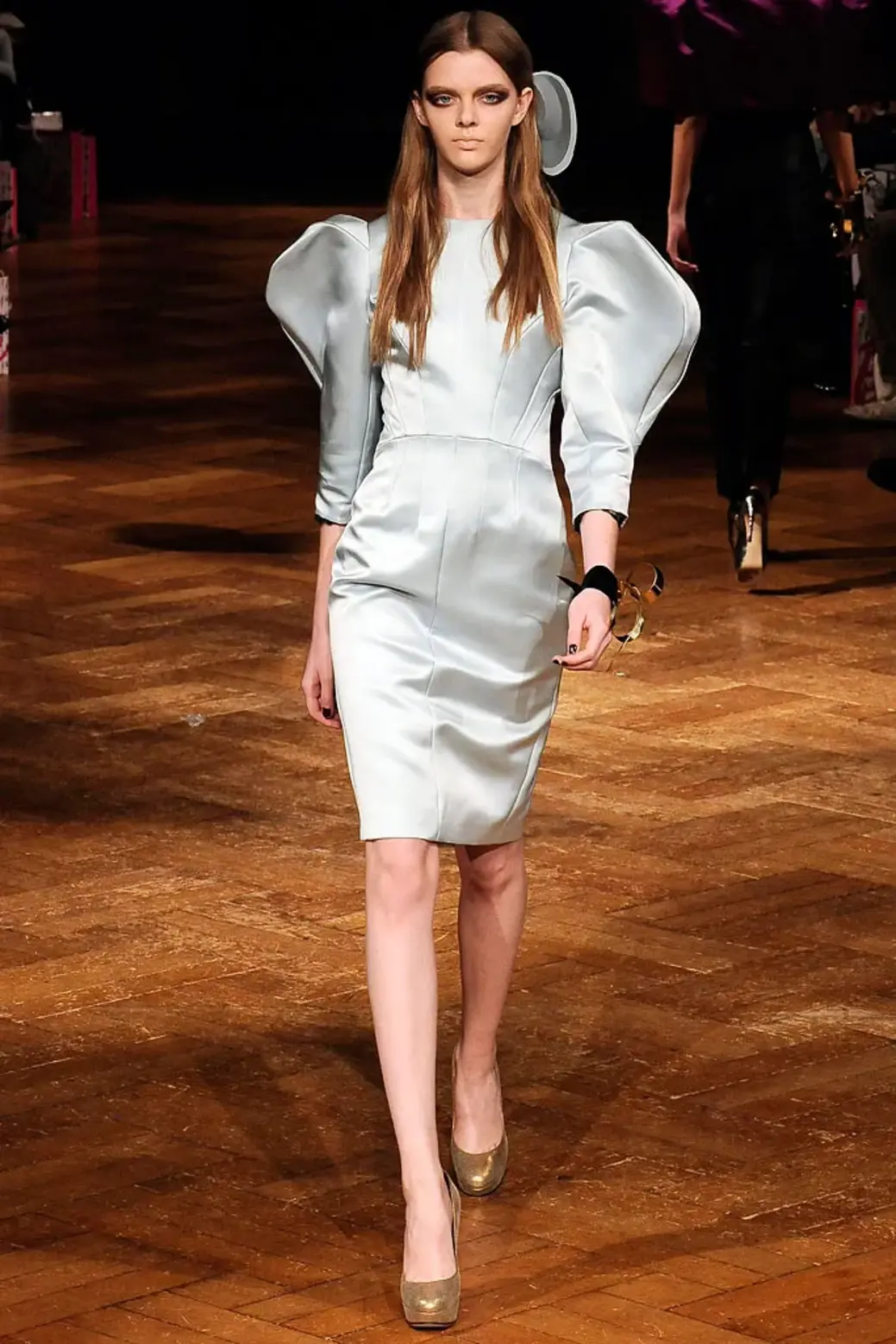 Y-Line On The Runway 4