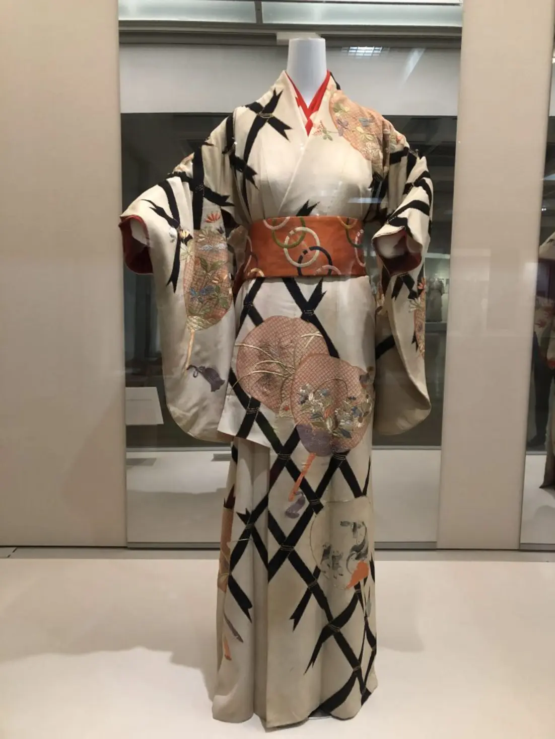 The Kimono’s Hypnotic History 6