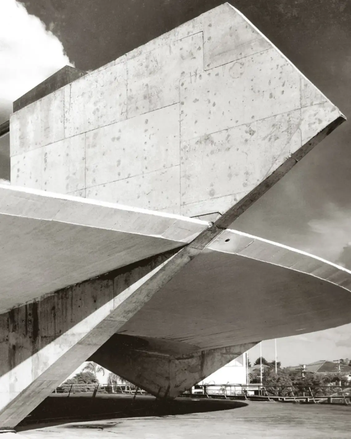 Mendes da Rocha Brazilian Brutalism2