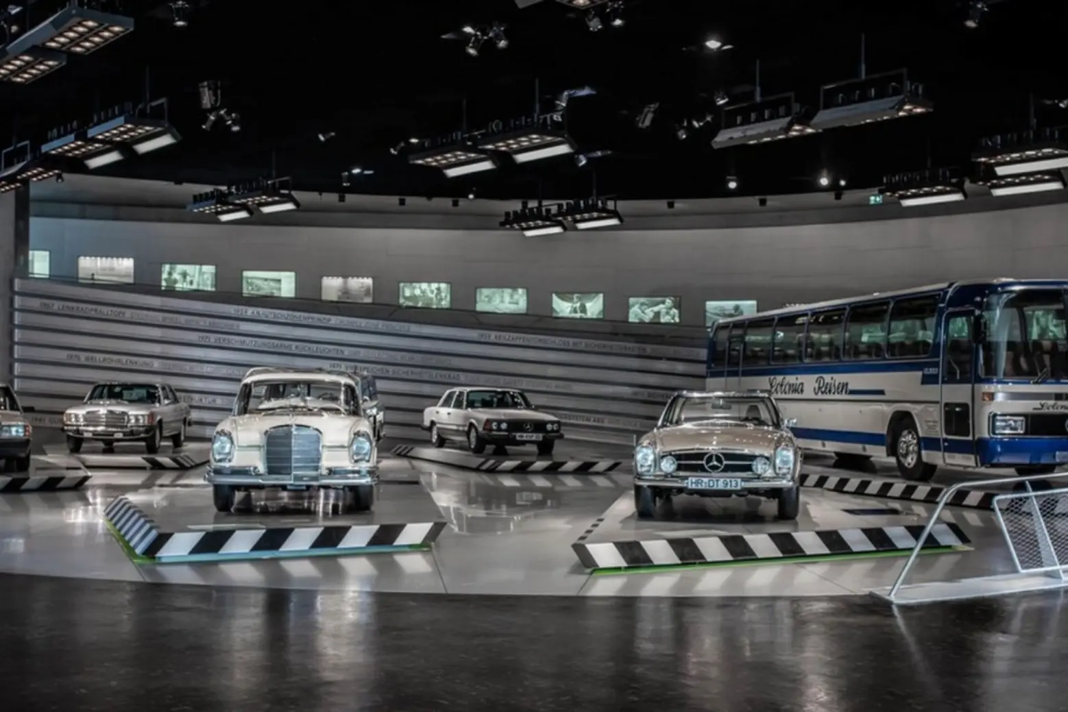 Mercedes-Benz Museum 5