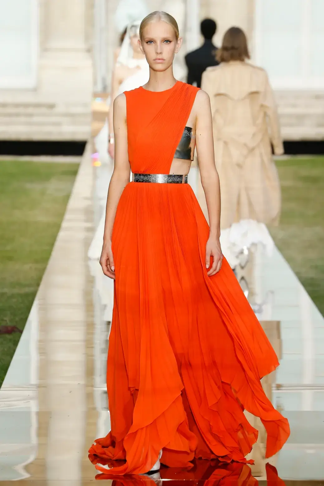 Asymmetric Silhouette 10