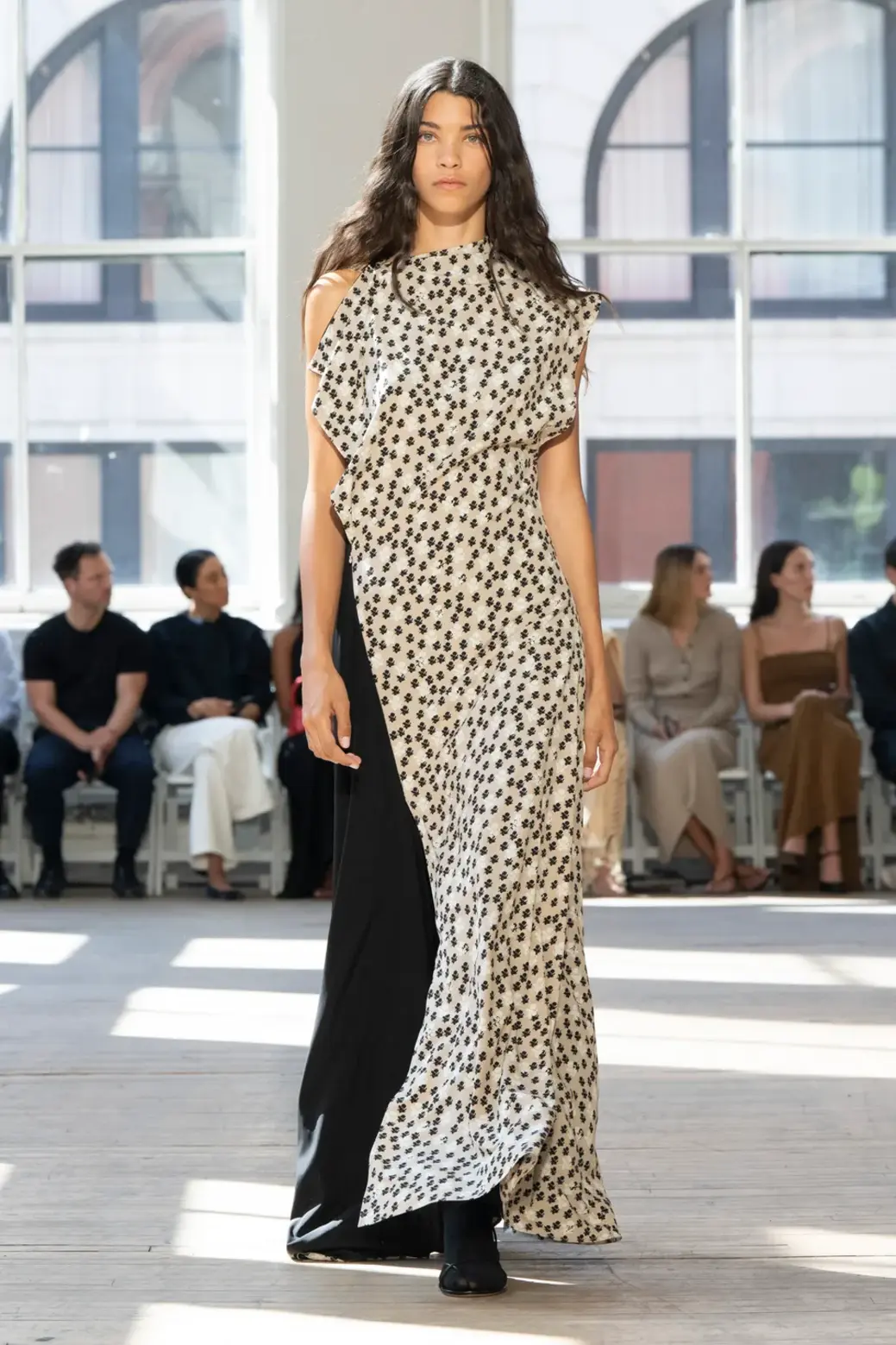 Asymmetric Silhouette 17