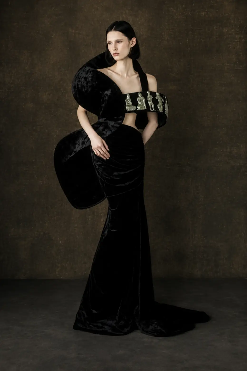 Asymmetric Silhouette 18