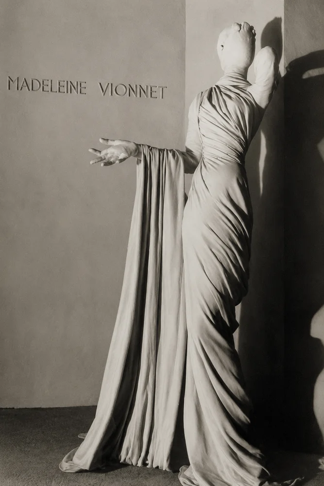Asymmetric Silhouette 4